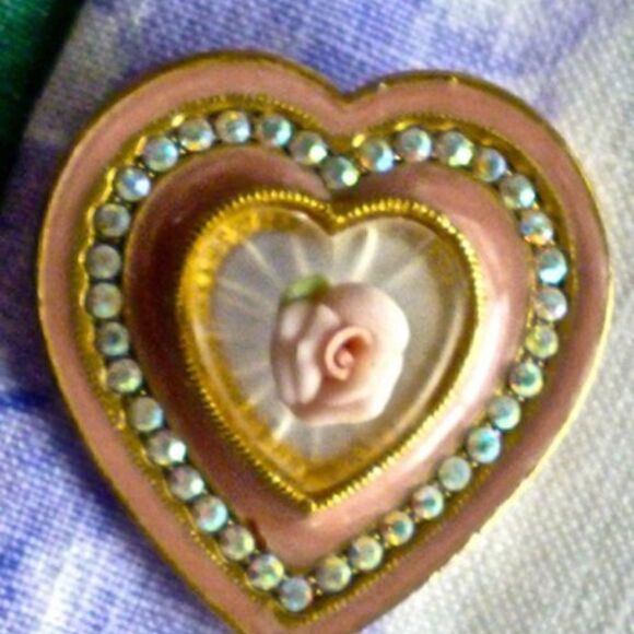 Heart Shaped Pin Peach Enamel AB Crystals Champhor - Picture 5 of 7
